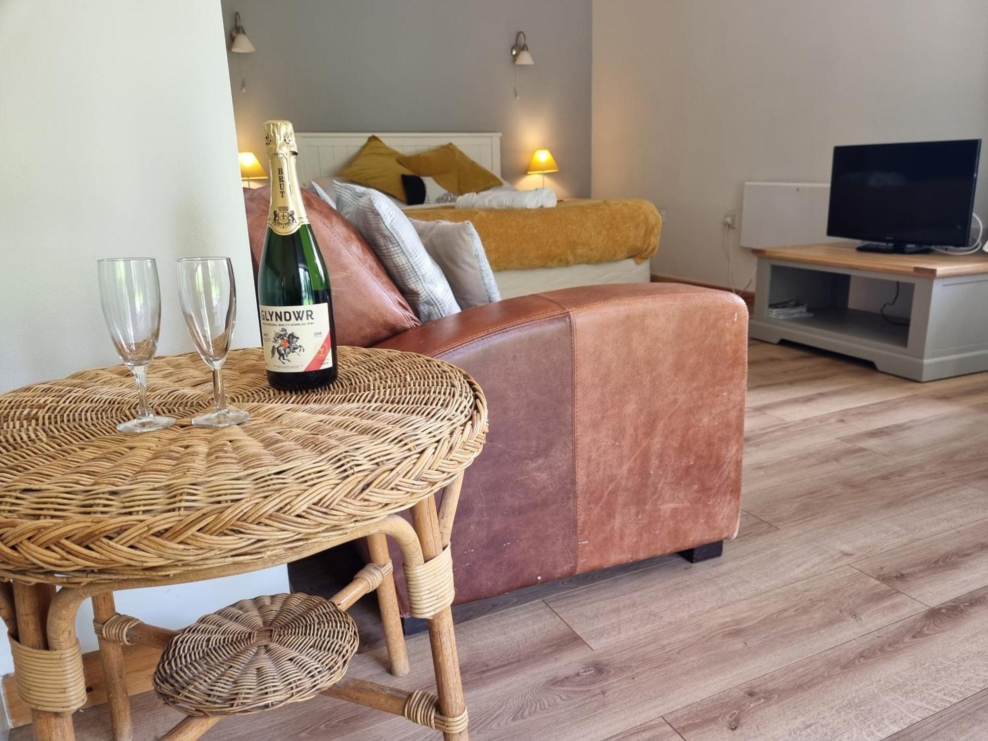 Glyndwr Vineyard Hotel Cowbridge Exterior photo