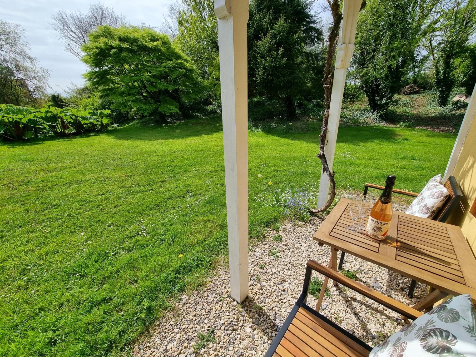 Glyndwr Vineyard Hotel Cowbridge Exterior photo